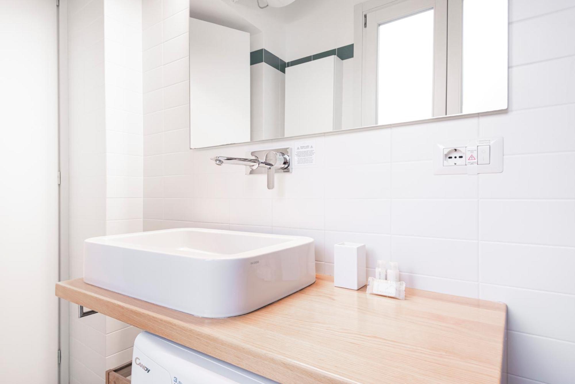 Amazing Flat Near Duomo & Colonne Di San Lorenzo By Easylife มิลาน ภายนอก รูปภาพ