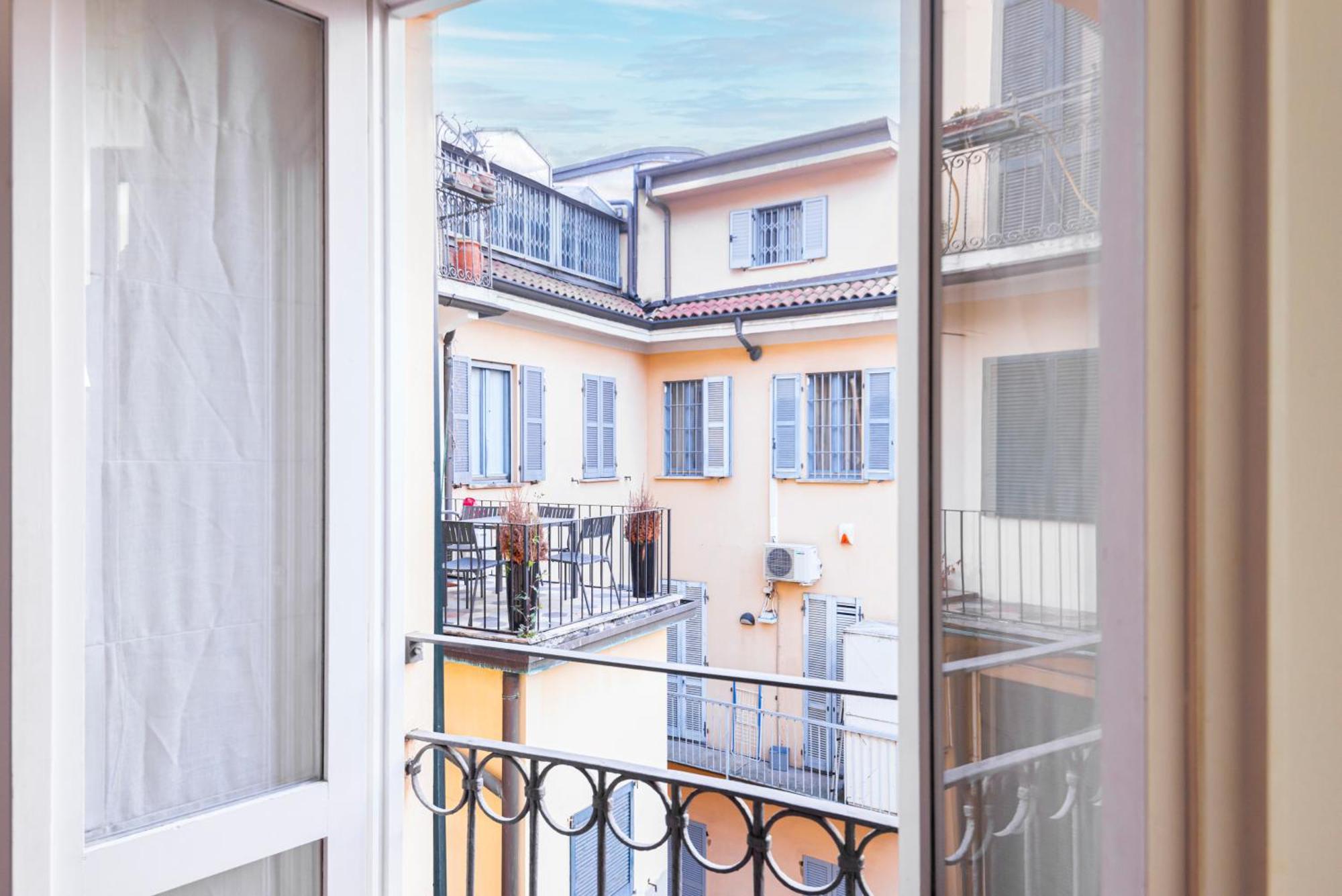 Amazing Flat Near Duomo & Colonne Di San Lorenzo By Easylife มิลาน ภายนอก รูปภาพ